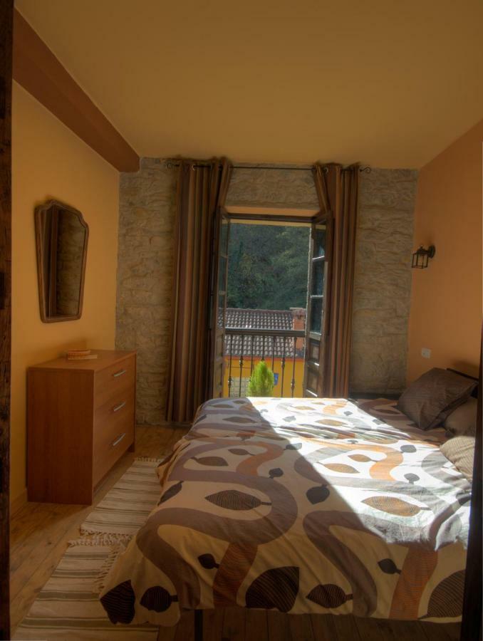 El Sumiciu Guest House Mieres  Bagian luar foto
